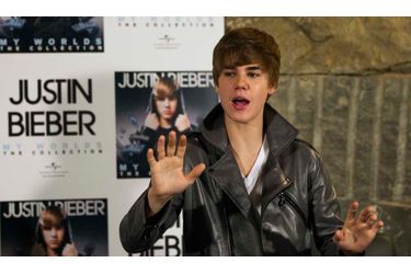  Justin Bieber fait sa star lors d’une séance photos à Madrid.