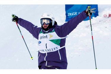 Guilbaut Colas a décroché mercredi, à Deer Valley, le premier titre mondial de sa carrière, en devenant champion du monde de ski de bosses. Une belle revanche pour le Français, qui a dominé les Canadiens Alexandre Bilodeau et Mikael Kingsbury, après sa déception olympique.