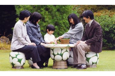 <br />
Le Prince Akishino fête aujourd&#039;hui son 45e anniversaire. Il est le deuxième enfant de l&#039;empereur Akihito.  