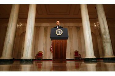 Barack Obama s'est entretenu au téléphone mardi pendant 30 minutes avec son homologue Hosni Moubarak, a indiqué un responsable américain, après l'annonce par le président égyptien qu'il resterait au pouvoir jusqu'en septembre malgré la contestation de la rue. Le responsable a indiqué que le président américain avait discuté avec son homologue égyptien après une réunion à la Maison Blanche entre le président américain et les hauts responsables de son équipe de sécurité nationale pour évoquer la situation en Egypte.