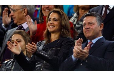 La reine Rania de Jordanie était dans les tribunes du Camp Nou pour admirer Lionel Messi et les stars du Barça, samedi soir.