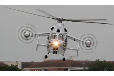 L&#039;Eurocopter X3 est un projet qui doit permettre à un hélicoptère d&#039;atteindre une vitesse plus élevée. En plus de la voilure tournante -les pales-, cet appareil bénéficie de deux propulseurs qui doivent lui permettre d&#039;atteindre la vitesse de 400 km/h. Actuellement, la plus part des hélicoptères plafonnent à 300 km/h.
