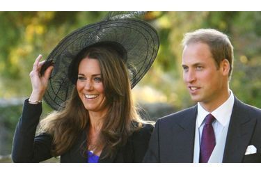Enfin. Après des mois et des mois de spéculations et d’attente, le prince William et Kate Middleton sont officiellement fiancés. Le mariage est prévu pour l’année prochaine.