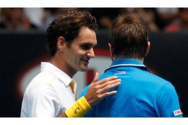 Le duel entre Roger Federer et Stanislas Wawrinka était particulièrement attendu ce mardi à l'Open d'Australie. Mais Roger Federer a immédiatement éteint les ardeurs de son compatriote qu'il a étouffé en trois petits sets 6-1, 6-3, 6-3. Une qualification sans souci pour un Federer qui sera opposé en demi-finales au vainqueur de Berdych-Djokovic.