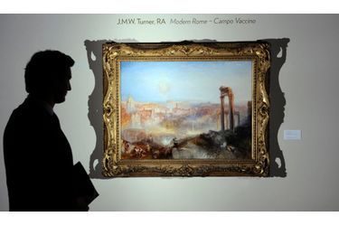 Une toile de Turner, Modern Rome-Campo Vaccino, a été vendue aux enchères mercredi chez Sotheby&#039;s pour 29,7 millions de livres sterling (35,7 millions d&#039;euros), une somme record pour le peintre britannique. Le précédent record pour un Turner avait été établi en avril 2006 avec une vue de Venise titrée &quot;Giudecca, La Donna della Salute et San Giorgio&quot;, qui avait trouvé acquéreur pour 20,5 millions de livres (24,6 millions d&#039;euros).