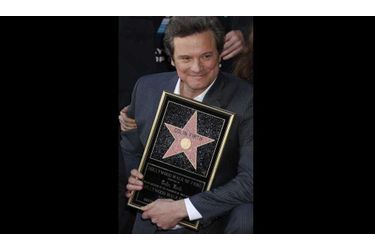 Colin Firth, "oscarisable" pour son rôle dans Le discours d'un roi, a reçu hier son étoile sur le célèbre Walk of Fame. "Je suis très heureux d'avoir mon petit coin d'Hollywood, que j'appellerai mon petit coin d'Angleterre, près de ma partenaire Emma Thompson", a déclaré l'acteur britannique de 50 ans. 