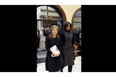 La fille de John et Jackie Kennedy a assisté aux funérailles de son oncle, ici accompagnée de la Première dame Michelle Obama.