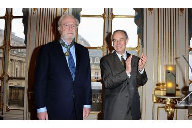  L’acteur a été fait Commandeur dans l’ordre des Arts et des Lettres le 6 janvier dernier. C’est le ministre de la Culture Frédéric Mitterrand qui lui a remis la distinction à Paris.