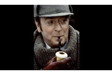  Michael Caine endosse le costume du mythique détective privé Sherlock Holmes dans ce film de Thom Eberhardt, aux côtés d’un Dr Watson incarné par Ben Kingsley.