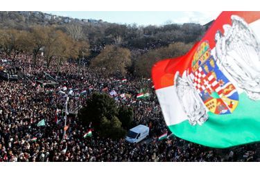 Ce mardi, des milliers de partisans du parti d&#039;opposition hongrois Fidesz assistent à un rassemblement à Budapest sur le 162e anniversaire de la révolution de 1848 contre les Habsbourg.