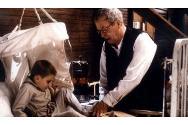  Aux côtés de Tobey Maguire et de Charlize Theron, Michael Caine est le Dr Wilbur Larch dans ce drame réalisé par Lasse Hallström. Oscar du meilleur film et du meilleur réalisateur en 2000. Cinquième nomination et deuxième Oscar pour Michael Caine, meilleur acteur dans un second rôle.