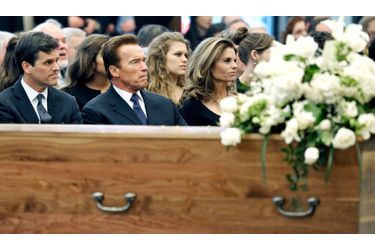 Arnold Schwarzenegger s’était prononcé en faveur des recherches sur les cellules souches dans le cadre de la lutte contre la maladie d’Alzheimer, dont souffrait Sargent Shriver.
