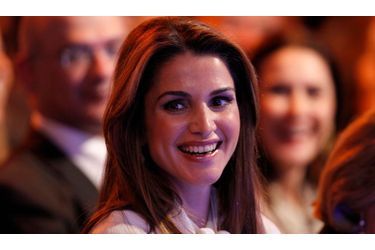 Accompagnée de son mari le roi Abdallah de Jordanie, la sublime Rania était présente à Davos pour le Forum économique mondial.
