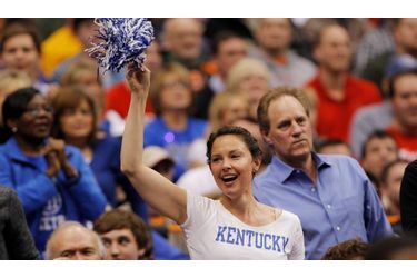 Ashley Judd a appris la langue de Molière à l&#039;Université du Kentucky. Et elle ne manque jamais un match des Wildcats, l&#039;équipe de basket-ball.