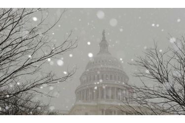 Les plus importantes chutes de neige depuis 90 ans. Depuis hier samedi, l’Est des Etats-Unis est confronté à ce qu’Internet a appelé le «Snowmageddon».