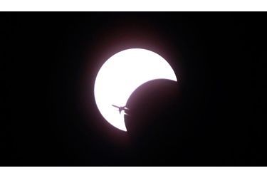 La plus longue éclipse du millénaire a donné l'inspiration aux photographes du monde entier... La preuve avec cette sublime prise de vue en Thaïlande.