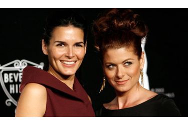 Les belles Angie Harmon et Debra Messing, deux stars de la télévision américaine, ont rivalisé d'élégance sur le tapis rouge.