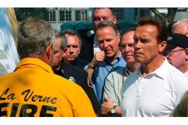 Le gouverneur Arnold Schwarzenegger a fait un point presse avec Mike Dietrich du Service national des forêts.