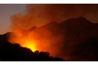 Les flammes ont désormais parcouru plus de 17 000 hectares.