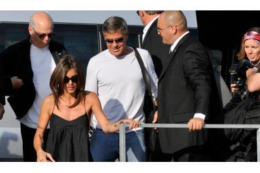 George Clooney arrivant au Festival de Venise... accompagné de sa conquête du moment, Elisabetta Canalis.