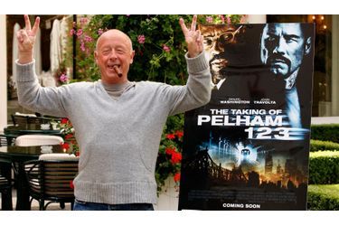 Le réalisateur Tony Scott visiblement heureux d&#039;être à Paris pour présenter son dernier film L&#039;attaque du métro 123, un remake du film Les Pirates du Métro -dont le scénario est adapté du roman de John Godey-, avec les acteurs Denzel Washington et John Travolta.