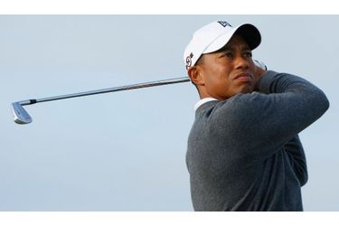 Le golfeur américain Tiger Woods s&#039;entraîne activement avant le début du British Open, jeudi.