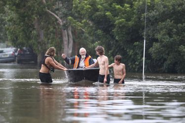 Le bilan des inondations en Australie s'élève à 20 morts, alors que des milliers d'habitants contraints d'évacuer à Sydney.