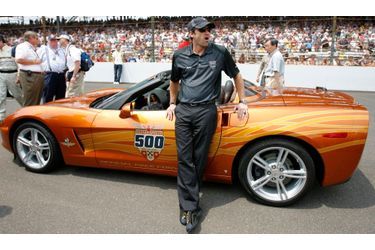 C’est officiel, le docteur Sheperd s’est reconverti dans la course automobile. Patrick Dempsey l&#039;interprète de Derek Shepherd dans la série Grey&#039;s Anatomy, participera à l’édition 2009 des 24h du Mans. Le comédien, passionné de mécanique et de vitesse, a déjà participé aux 500 miles d’Indianapolis. Les 13 et 14 juin prochains, dans la Sarthe, le Docteur Mamour, son surnom dans la série, se retrouvera au volant d’une Ferrari F430.