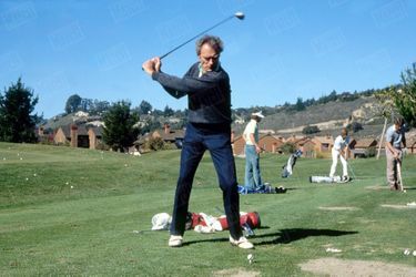 «”J&#039;ai les passe-temps d&#039;un tranquille Californien : principalement le golf et le piano”» - Paris Match n°1971, 6 mars 1987