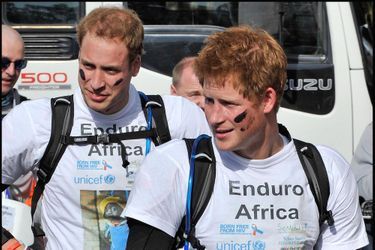 Le prince William et son frère Harry, marathon moto de charité en Afrique en octobre 2008