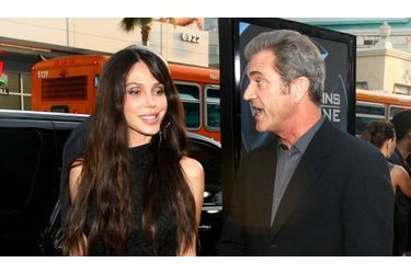 Pour la première fois depuis que sa relation avec la chanteuse et top model russe Oksana Pochepa a éclaté au grand jour, Mel Gibson s&#039;est affichée avec elle. C&#039;était hier soir, lors de l&#039;avant-première du film &quot; X-Men Origins : Wolverine &quot; à Hollywood.
