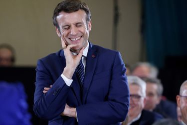 Emmanuel Macron à Poissy le 7 mars 2022.