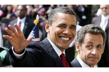 Acclamé par la foule massée à Caen, Barack Obama avait le sourire à son arrivée en Normandie.