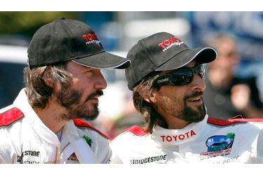 Keanu Reeves et Adrien Brody ont participé hier à la session d&#039;entraînement pour la 33e course annuelle Toyota en Californie dont les fruits (le vainqueur recevra 15 000 dollars) seront reversés à une œuvre caritative. Le jour J aura lieu le 18 avril. La course est réservée aux célébrités.