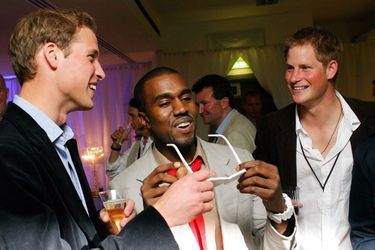 William et Harry avec Kanye West dans les coulisses du concert pour les dix ans de la disparition de Diana, en juillet 2007