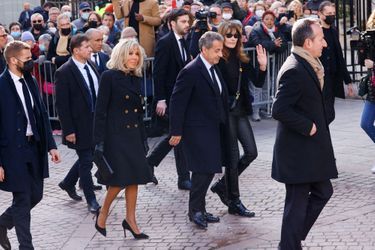 Arrivée de Brigitte Macron, Nicolas Sarkozy et son épouse Carla Bruni. 