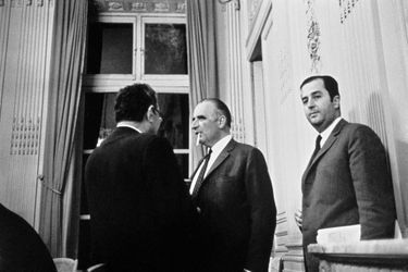 Georges Pompidou et Edouard Balladur pendant les négociations des accords de Grenelle le 25 mai 1968. 