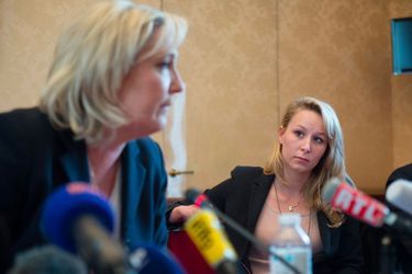 Marine Le Pen et sa nièce, Marion Maréchal-Le Pen, en avril 2016 lors d&#039;une conférence de presse.