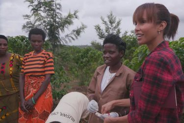 Sonia Rolland dans son documentaire «Femmes du Rwanda».