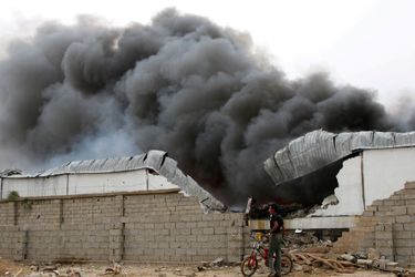 L&#039;explosion d&#039;une bombe à Aden, au Yémen. 