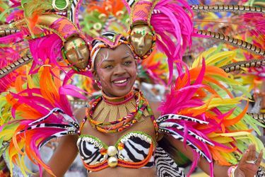 Une danseuse pendant le carnaval de Guadeloupe.