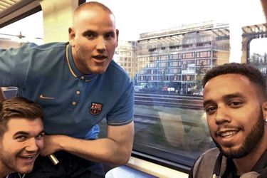 Les héros du Talys se prennent en selfie dans un train néerlandais, le 20 août 2015, vingt-quatre heures avant l&#039;attaque.