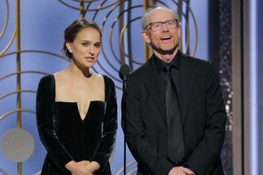 Natalie Portman avec Ron Howard sur la scène des Golden Globes
