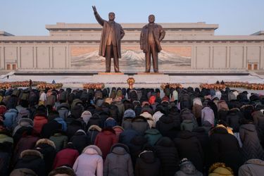 Les Nord-Coréens rendent hommage à Kim Jong Il, le 16 février 2019 à Pyongyang.