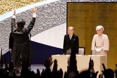 L&#039;impératrice Michiko et l&#039;empereur Akihito du Japon avec le Premier ministre Shinzo Abe à Tokyo, le 24 février 2019