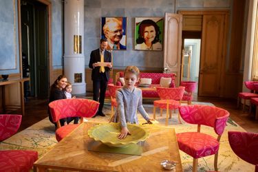 La princesse Estelle, le prince Oscar et la princesse héritière Victoria de Suède dans la salle du Jubilé du roi Carl XVI Gustaf à Stockholm, le 20 février 2019