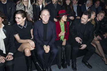 Charlotte Casiraghi, François-Henri Pinault, Salma Hayek et Matt Dillon au défilé Saint Laurent lors de la Fashion Week de Paris le 26 février 2019