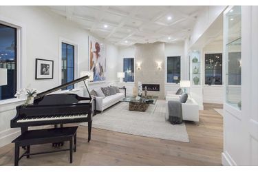Bruce Willis a dépensé 9,8 millions de dollars pour s&#039;offrir cette maison dans le quartier huppé de Brentwood à Los Angeles