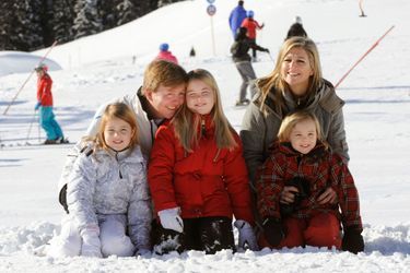 La princesse Maxima et le prince Willem-Alexander des Pays-Bas avec leurs trois filles à Lech, le 18 février 2013