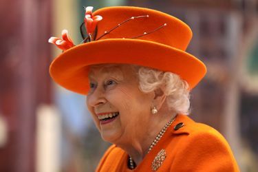 La reine Elizabeth II tout sourire à Londres, le 7 mars 2019